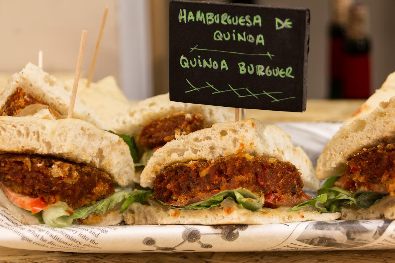 Egunon Bilbao Hostel Eksteriør bilde
